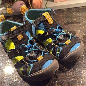Keen little kid Sandals, size 13